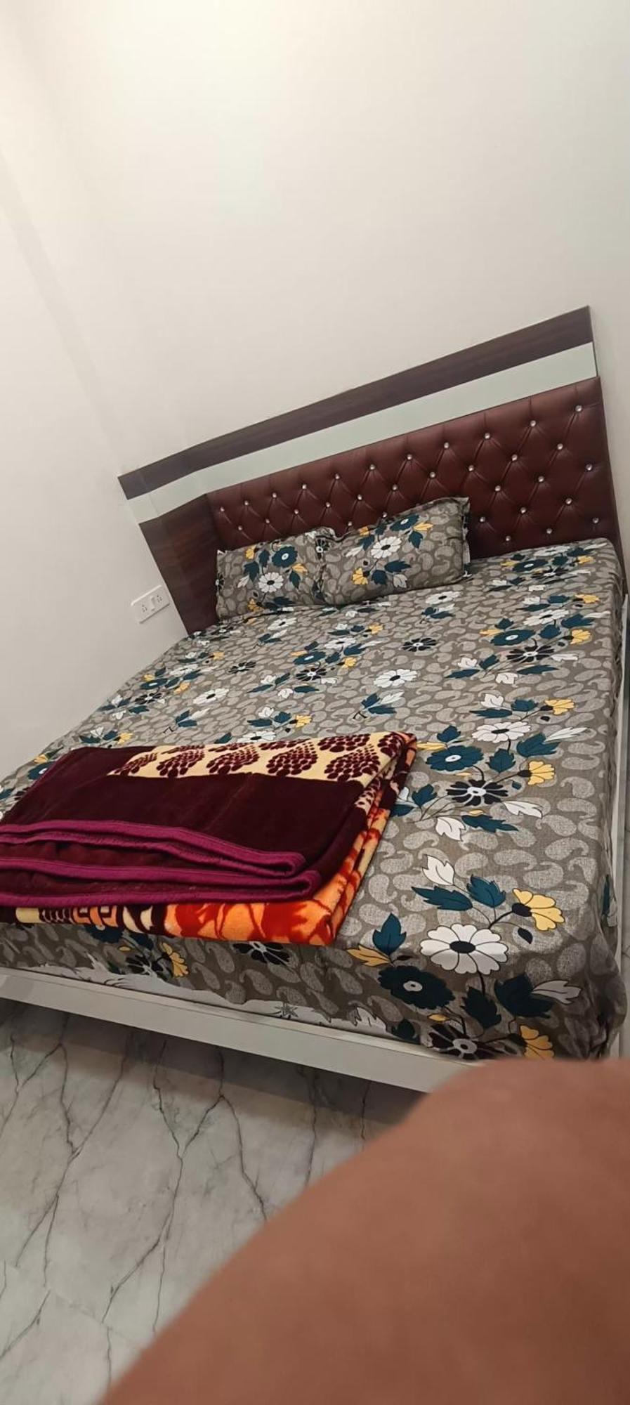 Goenka Home Stay Barsana Chhata Exterior foto
